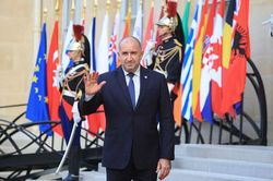 Bulgaria r&uacute;t khỏi 'Li&ecirc;n minh Tự nguyện', dừng viện trợ qu&acirc;n sự cho Ukraine