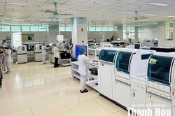 Đột ph&aacute; trong ph&aacute;t triển nguồn nh&acirc;n lực khoa học c&ocirc;ng nghệ