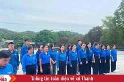 Tỉnh đo&agrave;n Thanh H&oacute;a d&acirc;ng hoa, d&acirc;ng hương tri &acirc;n c&aacute;c Anh h&ugrave;ng liệt sĩ