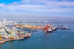 Khơi th&ocirc;ng điểm nghẽn thể chế cho kinh tế biển bứt ph&aacute;