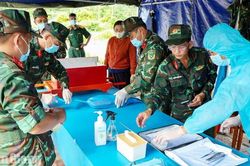 Lấy 152 mẫu hài cốt liệt sĩ tại Nghĩa trang Liệt sĩ Tịnh Biên