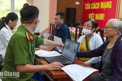 An Giang thu nhận 627 mẫu ADN th&acirc;n nh&acirc;n liệt sĩ phục vụ x&aacute;c định danh t&iacute;nh