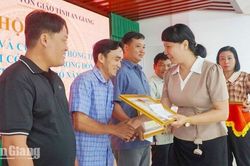 Hơn 60 người có uy tín trong đồng bào dân tộc thiểu số An Giang được bồi dưỡng kỹ năng chuyển đổi số