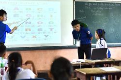 Kết nối tình yêu tiếng Việt trên đất Lào