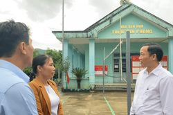 Khi Thường trực Đảng ủy xã đến với chi bộ