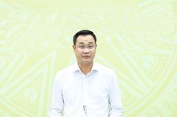 B&iacute; thư Th&agrave;nh ủy Đ&agrave; Nẵng L&ecirc; Ngọc Quang: N&acirc;ng cao chất lượng tham mưu chiến lược, th&aacute;o gỡ điểm nghẽn để th&uacute;c đẩy tăng trưởng