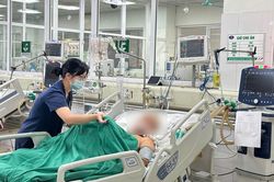 Ăn tiết canh, người đ&agrave;n &ocirc;ng bị vi&ecirc;m m&agrave;ng n&atilde;o, ph&ugrave; n&atilde;o nguy kịch