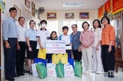 Chắp c&aacute;nh những ước mơ học tập