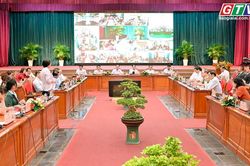 Điểm tin trưa: B&iacute; thư Tỉnh ủy: Chấm dứt n&ecirc;u kh&oacute; khăn m&agrave; kh&ocirc;ng c&oacute; giải ph&aacute;p