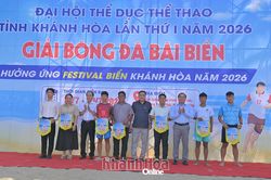 Khai mạc Giải bóng đá bãi biển Đại hội Thể dục thể thao tỉnh lần thứ I
