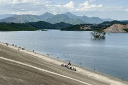 Giữ an to&agrave;n đập, hồ chứa thủy lợi trước nguy cơ mưa lũ cực đoan