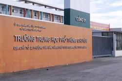 Khởi tố hiệu trưởng trường chuy&ecirc;n Tuy&ecirc;n Quang v&agrave; 6 người li&ecirc;n quan vụ 147 điểm 10 To&aacute;n
