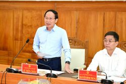 Ph&oacute; Thủ tướng L&ecirc; Tiến Ch&acirc;u: TP Huế cần biến di sản th&agrave;nh lợi thế để th&uacute;c đẩy tăng trưởng