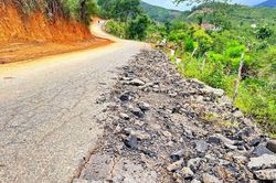 Đảm bảo lưu thông trên tỉnh lộ 673 để giữ nhịp phát triển vùng cao Quảng Ngãi