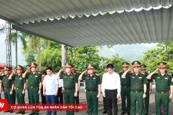 Đại tướng Nguyễn Trọng Nghĩa tri ân các Anh hùng liệt sĩ tại nghĩa trang Vị Xuyên