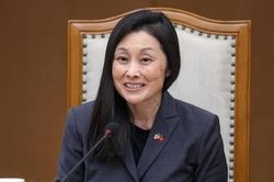 T&acirc;n Đại sứ Hoa Kỳ khởi đầu nhiệm kỳ bằng ly c&agrave; ph&ecirc; Việt v&agrave; dạo bộ Hồ Gươm