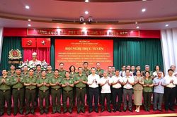 Đưa c&aacute;c quy định mới của Luật H&agrave;ng kh&ocirc;ng d&acirc;n dụng đi v&agrave;o cuộc sống