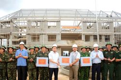 Cần sớm hoàn thành các trường phổ thông nội trú liên cấp trước thềm năm học mới