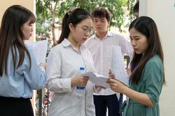 Gi&aacute;m s&aacute;t ph&ograve;ng thi v&agrave; c&aacute;n bộ kiểm tra ở đ&acirc;u khi điểm thi bị thao t&uacute;ng?
