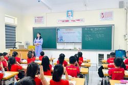 X&acirc;y dựng 'l&aacute; chắn số' cho trẻ em Việt Nam