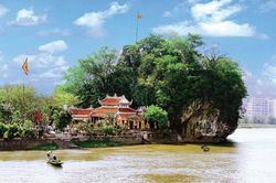Phật giáo qua tư liệu Hán Nôm ở núi Non Nước, tỉnh Ninh Bình