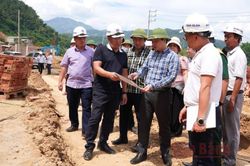 Chủ tịch UBND tỉnh Lê Hải Hòa kiểm tra các dự án trường nội trú liên cấp và công tác phòng, chống thiên tai tại các xã biên giới