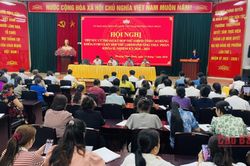 Chủ tịch UBND tỉnh Lê Hải Hòa tiếp xúc cử tri phường Thục Phán