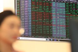 Nhận định chứng khoán 15/7: VN-Index thử thách lại vùng kháng cự 1.830 điểm
