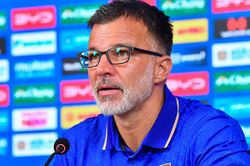 HLV tuyển Thái Lan: 'Muốn thấy đội nhà dự World Cup trước khi qua đời'