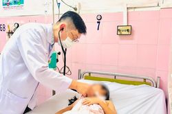 Nghệ An: Điều tra vụ 6 trẻ nhập viện nghi ngộ độc thực phẩm
