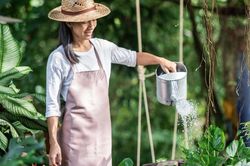Sau tuổi 50, t&ocirc;i mới nhận ra: C&agrave;ng ngại từ chối, cuộc sống c&agrave;ng mệt mỏi