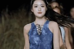 Phương Oanh lại gây chú ý