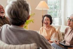 Ngo&agrave;i 70 t&ocirc;i mới hiểu: C&oacute; 4 chỗ dựa quan trọng hơn cả con c&aacute;i, ai nhận ra sớm, tuổi gi&agrave; sẽ bớt tiếc nuối