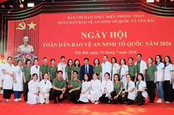 Bệnh viện Công an thành phố Hà Nội khám bệnh, cấp phát thuốc miễn phí cho người dân xã Yên Bài
