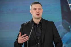Bộ trưởng Quốc phòng Ukraine từ chức