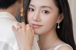 Bí mật giúp nhẫn đính hôn kim cương 'ăn ảnh'