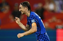'Khoảng trống Modric' trong đội hình tuyển Anh