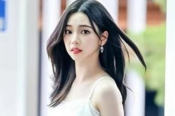 Mỹ nhân 'giống hệt AI' gây bàn tán