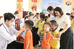 Đề xuất chính sách khuyến khích, khen thưởng đối với tập thể, cá nhân thực hiện tốt công tác dân số