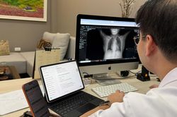 Chuyển đổi số y tế: Thành công được đo bằng lợi ích của người bệnh