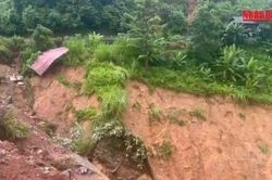 [Video] Quốc lộ 12 sạt lở, chia cắt giao thông giữa Lai Châu và Điện Biên