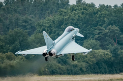 Quân sự thế giới hôm nay (16-7): Tiêm kích Eurofighter bản mới nhất của Đức lần đầu cất cánh