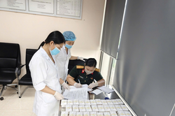 Điện Bi&ecirc;n b&agrave;n giao 668 mẫu h&agrave;i cốt liệt sĩ phục vụ gi&aacute;m định ADN