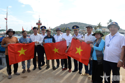 Cảnh sát biển Việt Nam hoàn thành chuyến khảo sát vùng biển, đảo ven bờ miền Trung