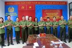 N&acirc;ng cao năng lực dự b&aacute;o chiến lược, giữ vững trận tuyến an ninh ch&iacute;nh trị nội bộ từ sớm, từ xa