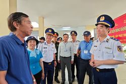 Cảnh s&aacute;t biển Việt Nam khảo s&aacute;t, nắm t&igrave;nh h&igrave;nh tại x&atilde; đảo T&acirc;n Hiệp - C&ugrave; Lao Ch&agrave;m