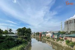 Cận cảnh dòng sông Nhuệ trước kế hoạch 'hồi sinh'