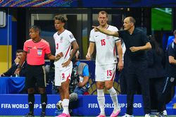 HLV Tuchel hứng 'b&atilde;o chỉ tr&iacute;ch' sau c&uacute; sụp đổ của tuyển Anh