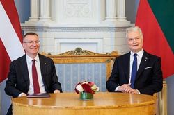 Hai nước Baltic để ngỏ khả năng tiếp nhận vũ khí hạt nhân NATO, cảnh báo nguy cơ từ Nga, Moscow phản pháo