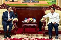 B&iacute; thư Tỉnh ủy Savannakhet (L&agrave;o) tiếp Tổng L&atilde;nh sự Việt Nam Nguyễn Văn Dũng